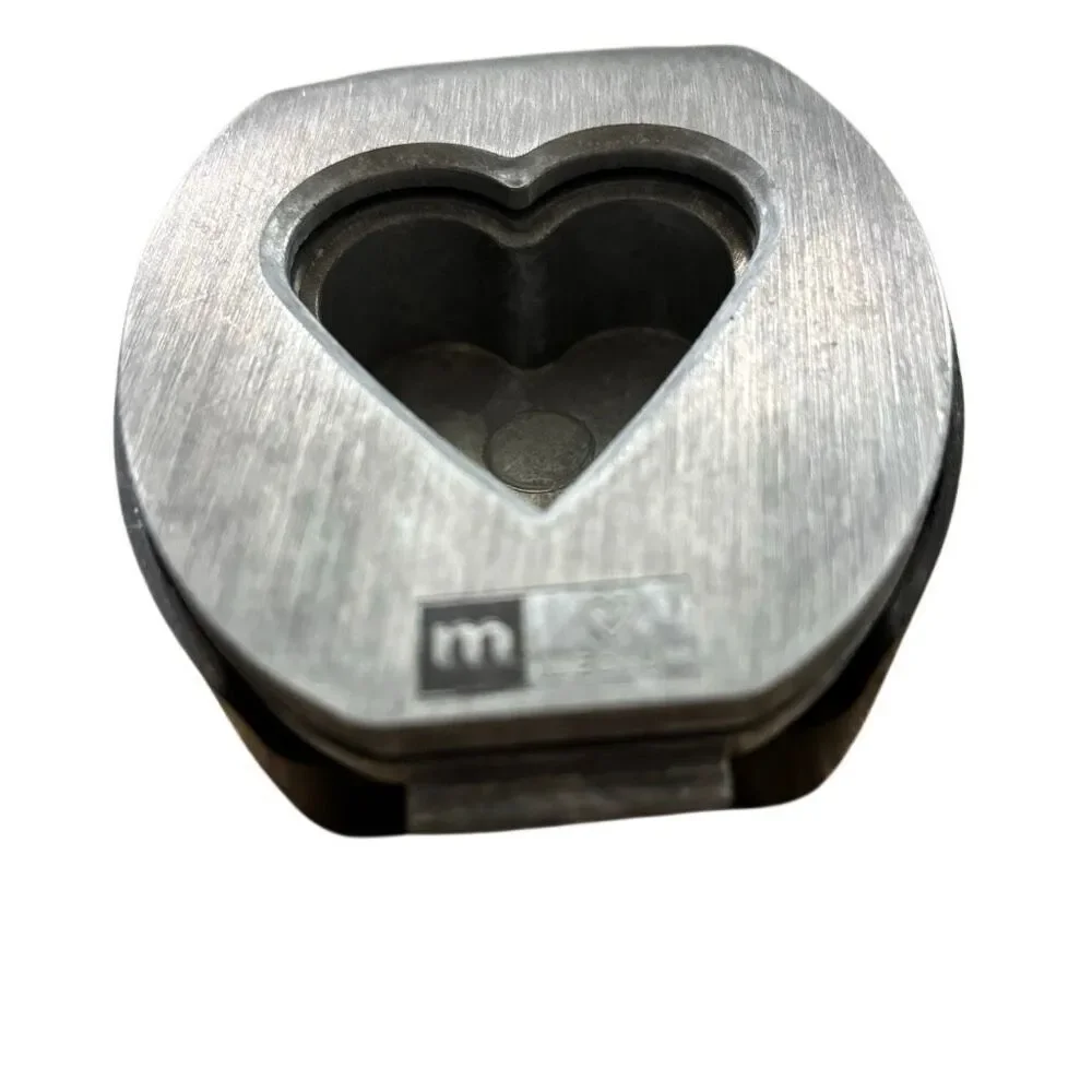 Heart Tag Maker Medium Punch Cartridge